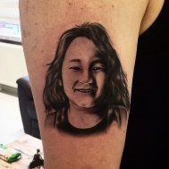 portre kız çocuğu dövmesi tattoo 