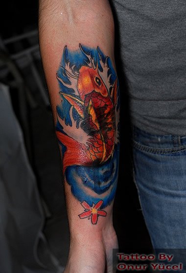 koi balığı dövme kapama