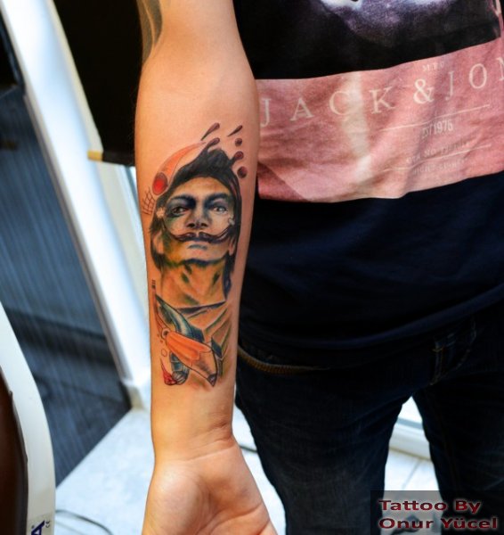 salvador dali dövmesi