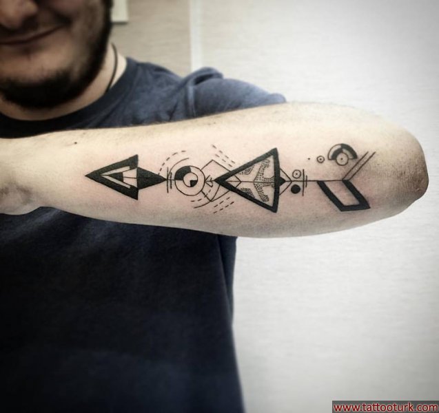 geometrik dövme line work tattoo